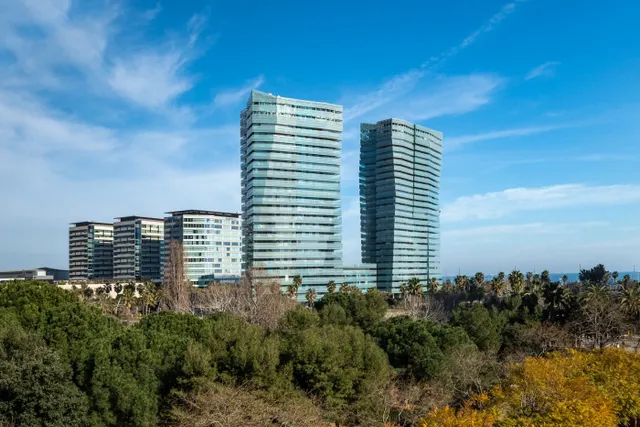 PISO CON VISTA AL MAR — 27