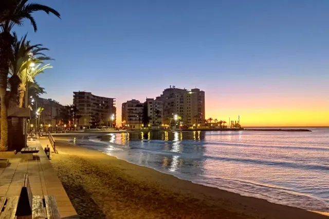 Apartamento céntrico construido en 2024 (aprox. 71 m2 - 3.ª planta) con piscina en la azotea, a solo 250 m de Piscinas Naturales/Playa del Cura, ¡y con licencia turística! — 48