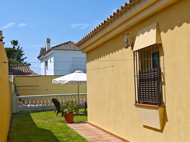 CHALET CON PISCINA EN SANCTI PETRI — 13