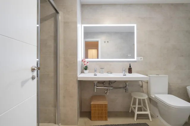 Amplio Piso en Venta en el Corazón de Almería — 26