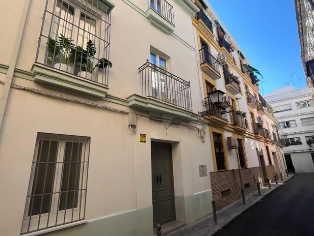 Se vende piso en la zona plaza del museo — 22