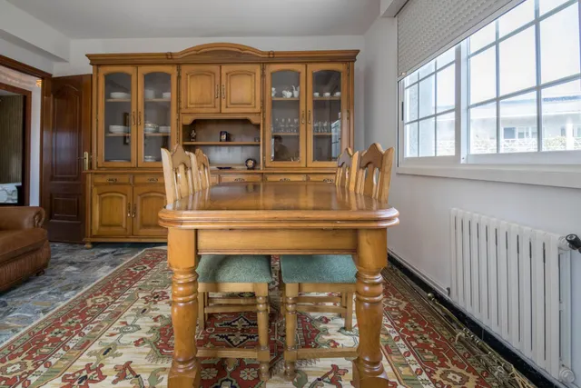 Amplia Casa + otra vivienda + anexo en Venta en Ardemil, Ordes — 28