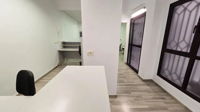Oficina reformada y amueblada de 128 m2 en el Edificio Peceño, en pleno centro de Santa Cruz de Tenerife — 8