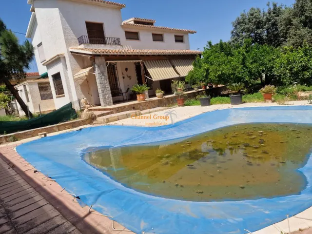 SE VENDE CHALET EN ELCHE — 9