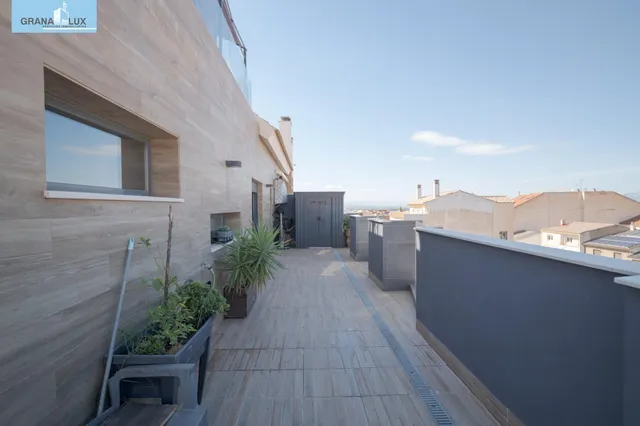 Ático dúplex con piscina en Maracena — 46