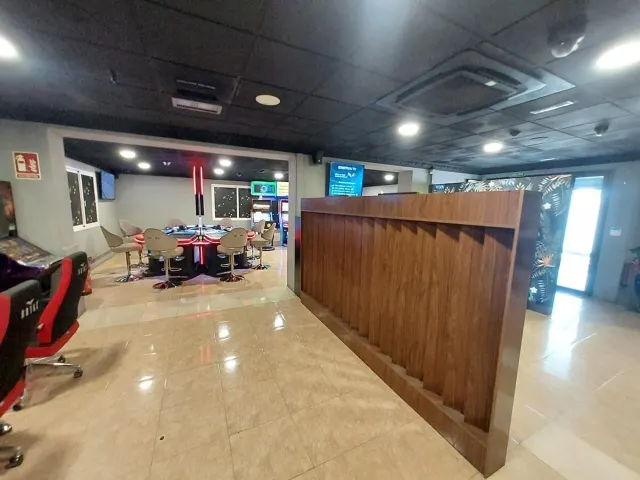 local de 250 m2, totalmente reformado, insonorizado y climatizado, — 10