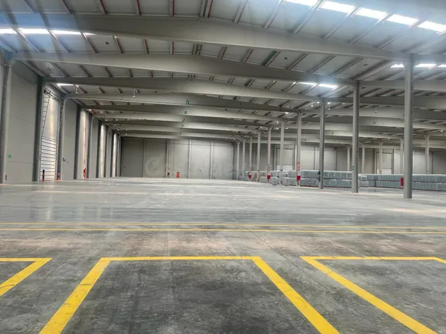 Nave industrial 2500m² en alquiler - La Motilla - Fuente del - foto 2