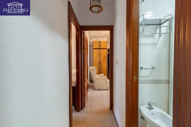 Estupendo piso  en la última planta en calle doctor azpitarte — 11
