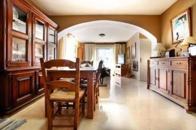 Lujoso apartamento en planta baja en Puerto Banús, Marbella — 5