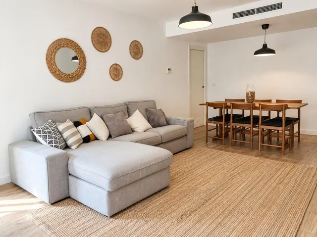 Reformado piso de 4 habitaciones con garaje en pleno Russafa - foto 3