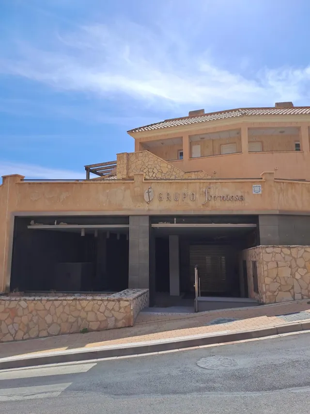 OFICINAS en LA ENVIA 45 (VÍCAR - ALMERÍA) 22 LOCALES — 24