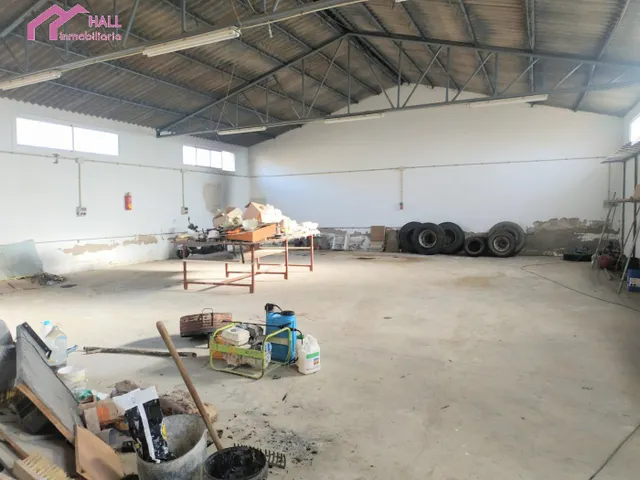 PARCELA CON VIVIENDA Y NAVE — 6