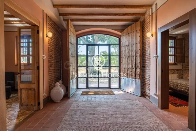 Casa moderna en Riudoms con jardín