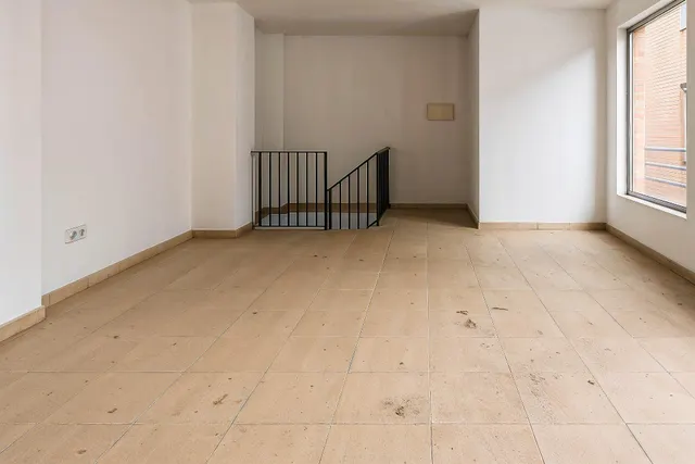 LOCAL EN CHAFLÁN Y CON SÓTANO EN PLANTA BAJA — 14
