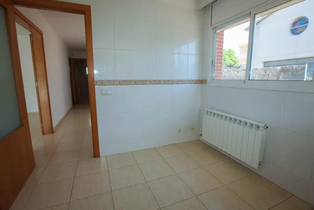 Chalet independiente con gran terraza en Calafell — 10