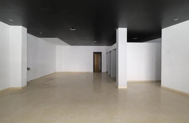 local comercial en avenida principal — 8