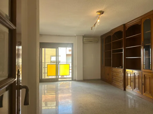 Ref. 8546 SALICO ofrece gran vivienda en Olivereta con plaza de aparcamiento — 36