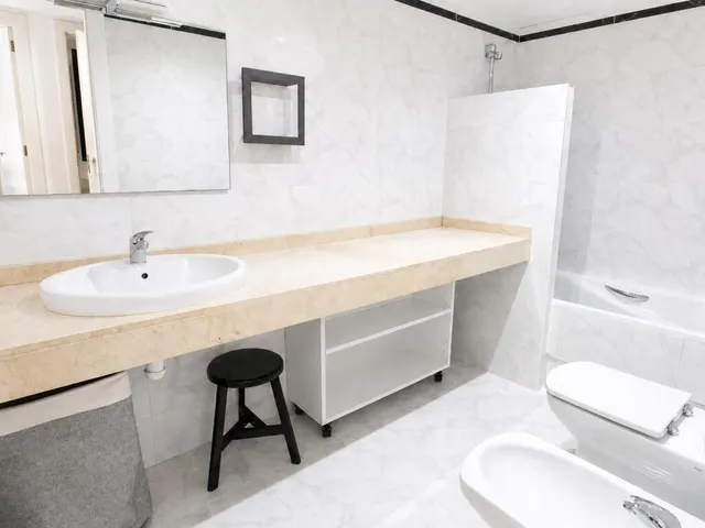 Vivienda exclusiva de 3 habitaciones, seminueva,  con piscina comunitaria en zona Sagrada Familia de Manresa — 9