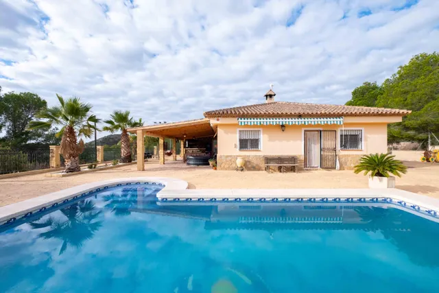 Preciosa finca Chalet con 4 dormitorios y 3.000 m2 de parcela vallada en la Robella — 13