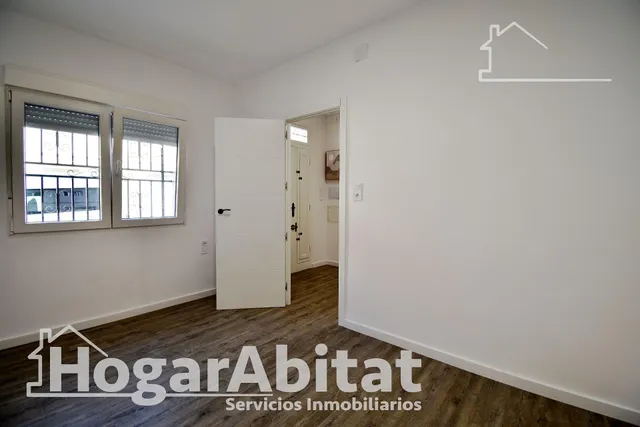 AMPLIA Y BONITA CASA REFORMADA CON 2 TERRAZAS — 32