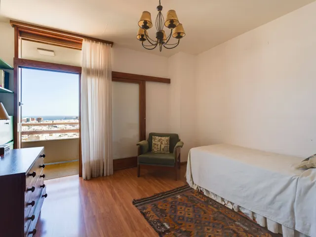 Chalet independiente junto a Paseo de Chil, con jardín, ascensor y vistas a la bahía — 48