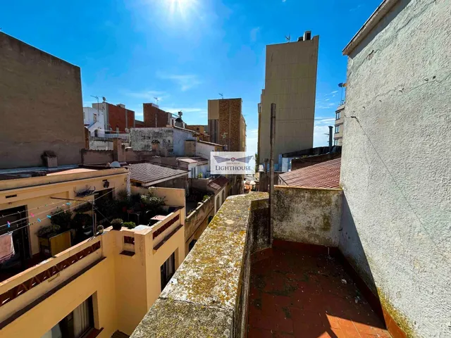 Edificio para reformar en venta a 100 metros de la playa. - foto 4