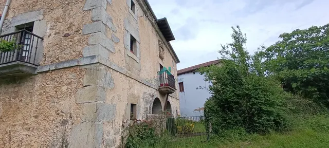 Se vende casa de piedra con jardín en Riva de Ruesga — 6