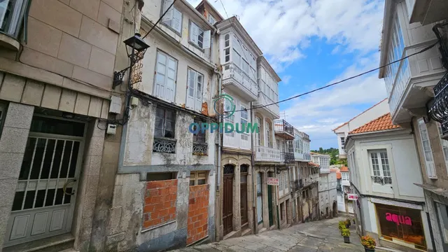 Vivienda para reforma en Betanzos, A Coruña