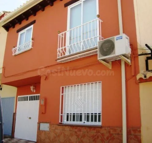 Venta de Chalet Adosado Sin Posesión en la localidad de La Zubia