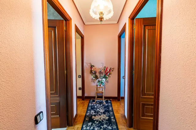 Piso espacioso con terraza y balcón en urbanización privada — 6