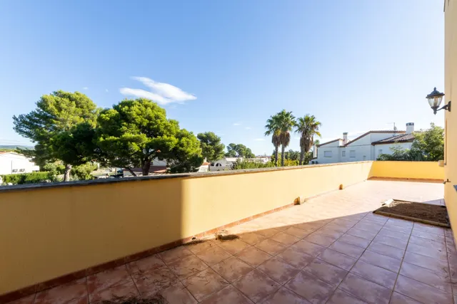 Espectacular Chalet en Mont-Roig del Camp con Piscina y Amplio Jardín — 42