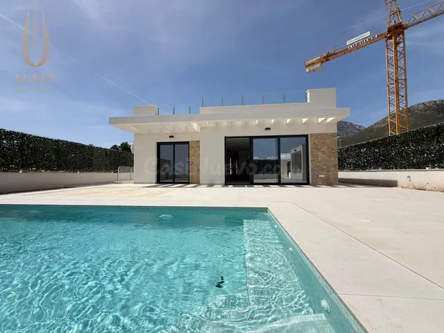 Moderna villa de lujo en una sola planta en Polop de la Mari - foto 2