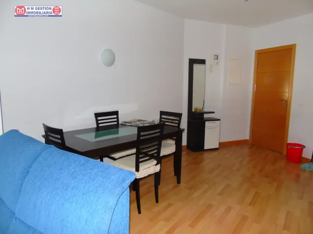 Apartamento amueblado de un dormitorio con calefacción por gas, aire acondicionado en habitación y salón, PLAZA DE GARAJE y trastero. Ubicado junto a Plaza del Arenal. — 7