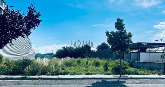 Terreno en el Polígono Industrial La Barrena - foto 2