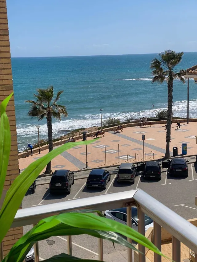 ESTUPENDO APARTAMENTO A UNOS PASOS DE LA PLAYA, IDONEO COMO  - foto 3