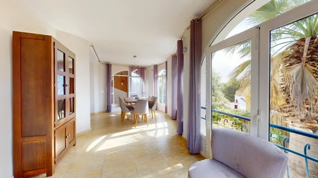 VILLA DE 5 DORMITORIOS Y 3 BAÑOS EN LA ZENIA — 9