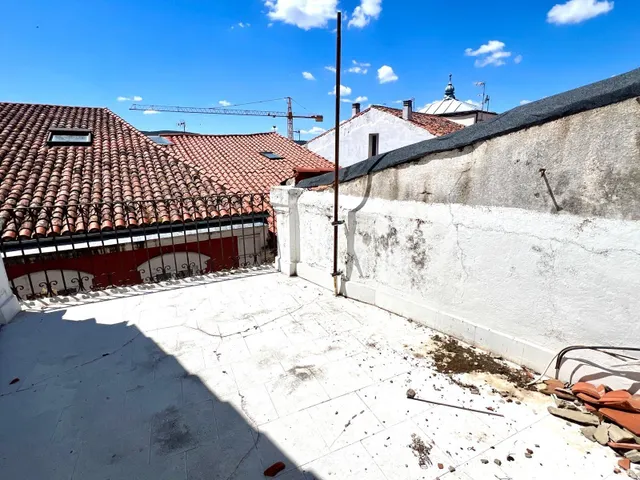 CASA EN LA CALLE DEL SOL — 33