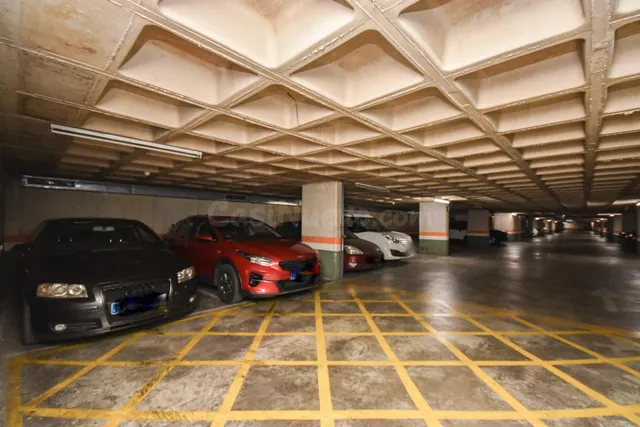 Plaza de aparcamiento disponible para la venta en zona Forti - foto 2