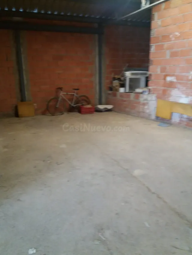 Cochera amplia para dos coches - foto 3