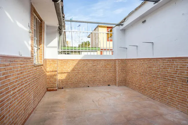 Encantadora Casa Adosada en Barriada Juan XXIII — 30