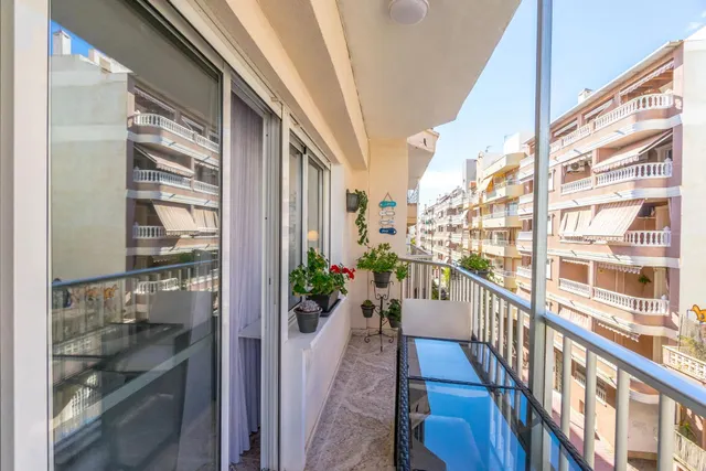 Elegante apartamento reformado de 3 dormitorios a 150 m de la playa del Cura, Torrevieja — 13