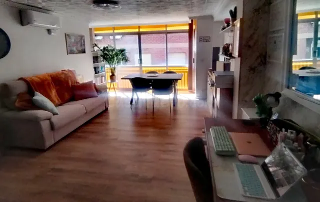 COQUETO APARTAMENTO DE 2 DORMITORIOS, TOTALMENTE REFORMADO E - foto 2