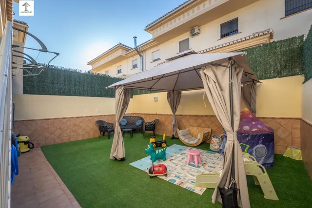 Espectacular chalet adosado en el Vial de Churriana de la Vega: eficiencia, confort y listo para entrar a vivir! — 18