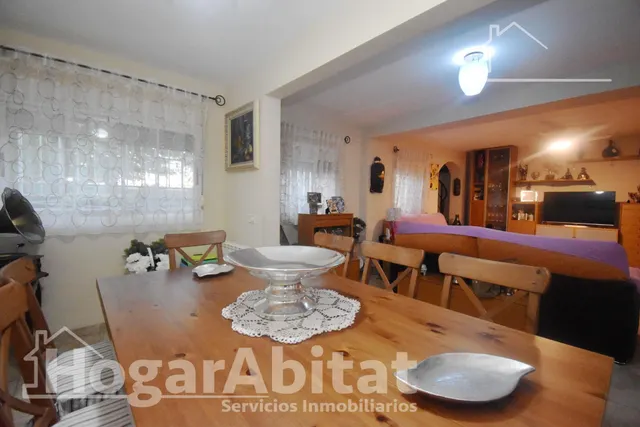 ¡Encantador Chalet! Muy amplio y sofisticado, con gran garaje, terraza, jardín y parcela — 44