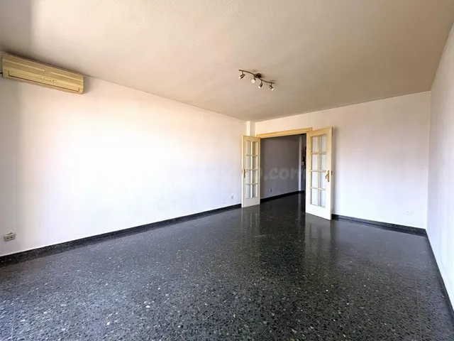 Amplia vivienda de 4 dormitorios con terraza, ascensor y vis - foto 3