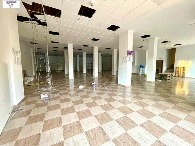 Amplio Local Comercial en Alquiler - Excelente Oportunidad p