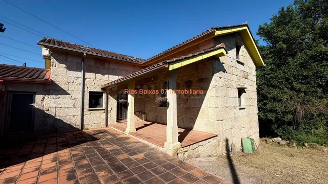 REF 4275 CASA DE PIEDRA 4 DORM. CON GRAN TERRENO DE 6900m2 C