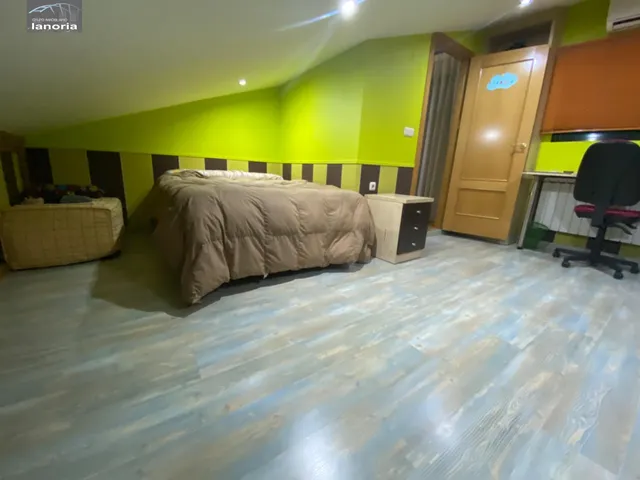 Grupo la Noria VENDE ADOSADO Amueblado y Equipado. Zona Barrio IMAGINALIA — 46