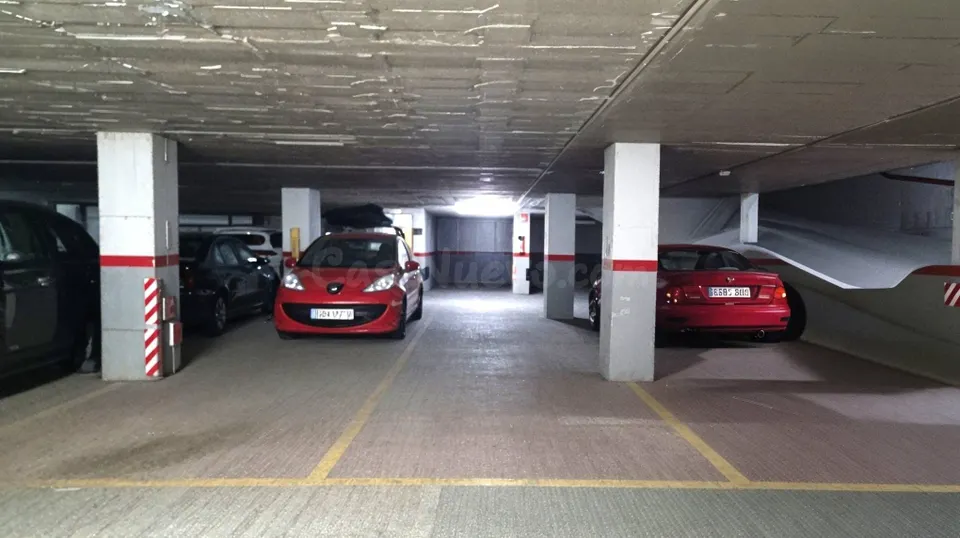 PLAZA DE PARKING EN PAISOS CATALANS