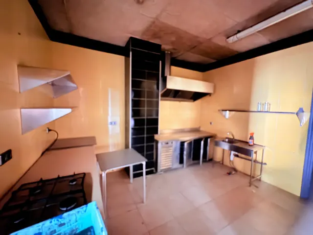 LOCAL ACONDICIONADO EN TORAL DE LOS VADOS — 10